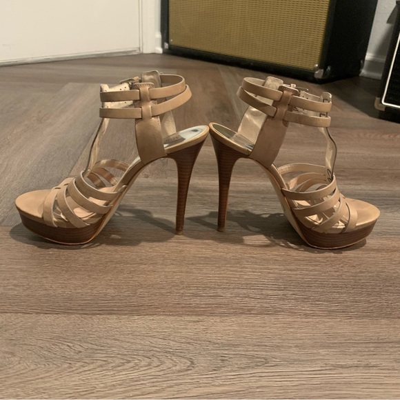 Michael Kors Neutral Leather Elegant Tan Strappy Heels Size 7.5 Platform - Picture 2 of 9